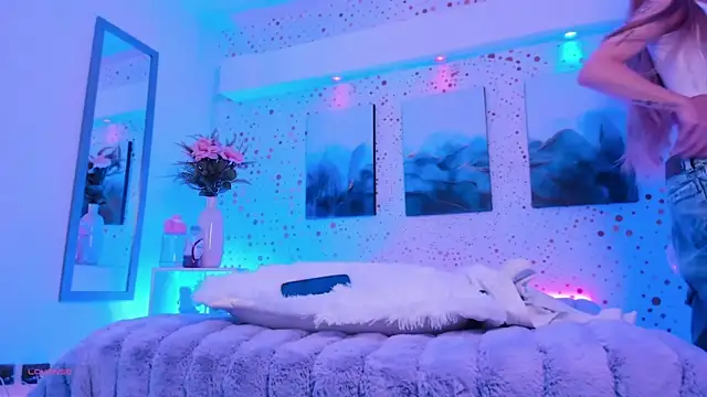 ArianaSantana online show from 09-26-25, 01:40