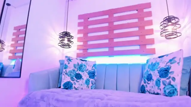 ArianaSantana online show from 09-29-25, 01:39