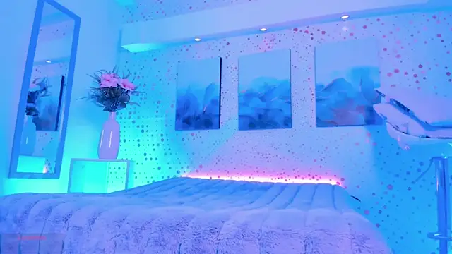 ArianaSantana online show from 09-30-25, 01:39