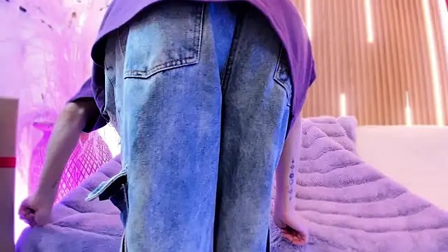 ArianaSantana online show from 12-19-25, 12:51