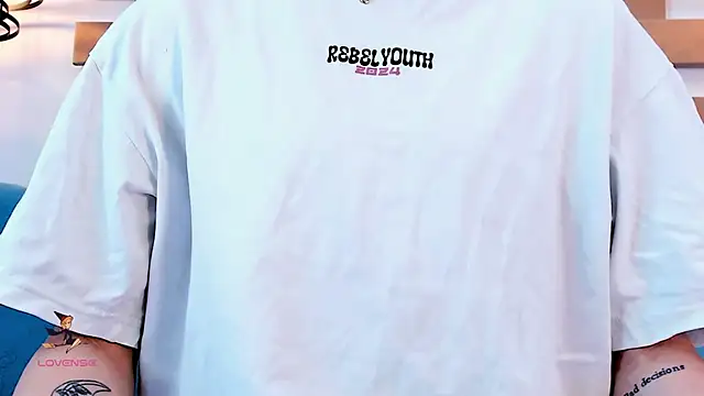 ArianaSantana online show from 10-30-25, 12:47