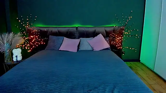 MilaAddams online show from 11-03-25, 06:40