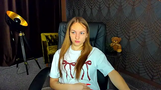 MilaAddams online show from 07-07-26, 05:32