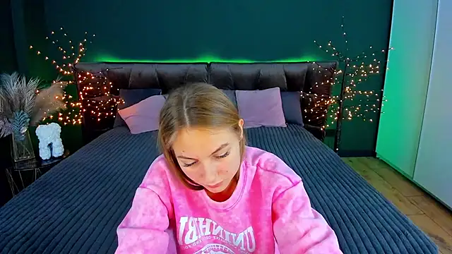 MilaAddams online show from 11-15-25, 06:50