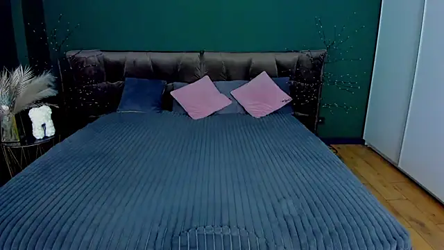 MilaAddams online show from 11-09-25, 07:01