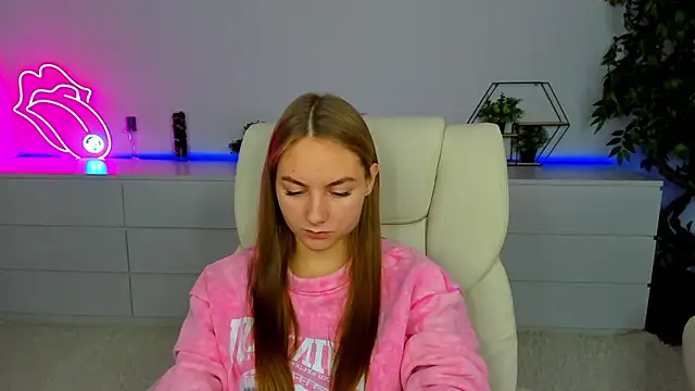 MilaAddams online show from 11-16-25, 06:40