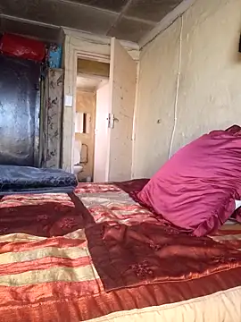 Hluga 25 online show from 11-20-25, 04:02