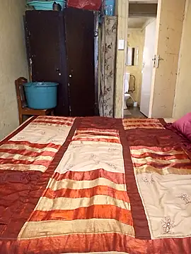 Hluga 25 online show from 11-15-25, 02:10