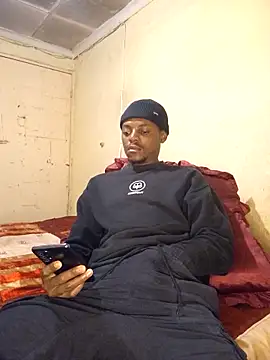 Hluga 25 online show from 09-18-25, 03:09