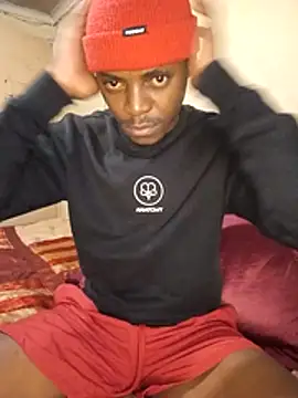 Hluga 25 online show from 11-17-25, 03:43