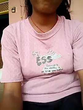 Snapshot of Pari_queen_44 chatting on 09-18-25, 06:49 Pari queen 44 online show from 09-18-25, 06:49