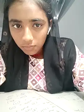 Snapshot of Pari_queen_44 chatting on 09-23-25, 07:15 Pari queen 44 online show from 09-23-25, 07:15