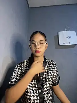 Snapshot of Shy_SexyLady chatting on 05-23-26, 11:53 Shy SexyLady online show from 05-23-26, 11:53