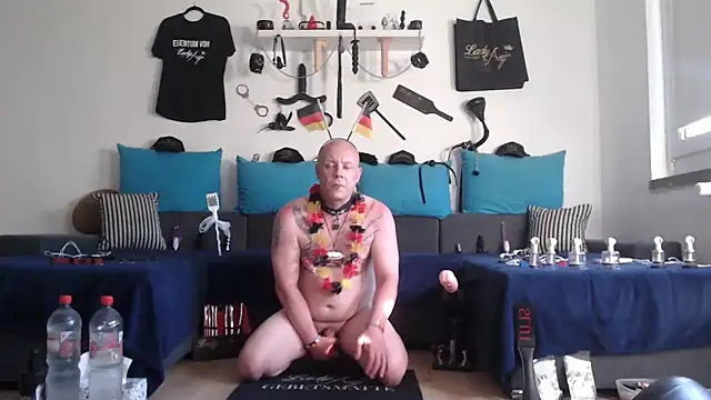 Snapshot of Sklave-Sille chatting on 06-19-26, 05:08 Sklave-Sille online show from 06-19-26, 05:08