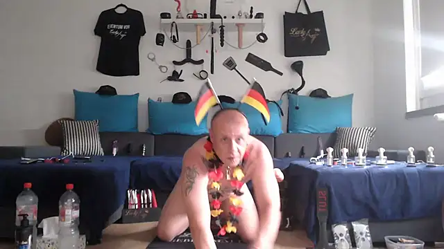 Snapshot of Sklave-Sille chatting on 06-22-26, 05:10 Sklave-Sille online show from 06-22-26, 05:10