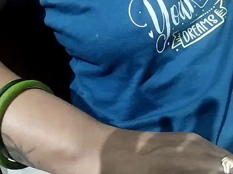 NehaQn online show from 10-21-25, 01:54