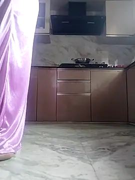 NehaQn online show from 09-18-25, 04:04