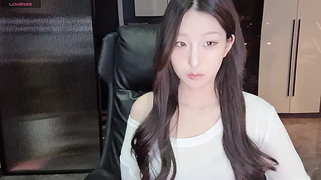 Winnie666- online show from 02-06-26, 03:19