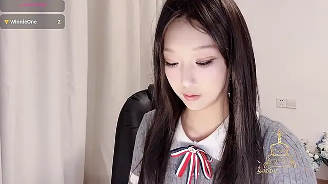 Snapshot of Winnie666- chatting on 10-13-25, 03:13 Winnie666- online show from 10-13-25, 03:13