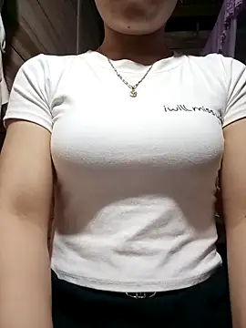 Snapshot of LucyyLy chatting on 05-09-26, 10:57 LucyyLy online show from 05-09-26, 10:57