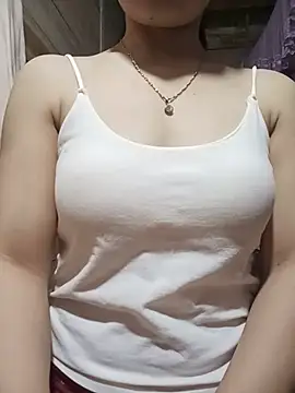 Snapshot of LucyyLy chatting on 05-21-26, 12:19 LucyyLy online show from 05-21-26, 12:19