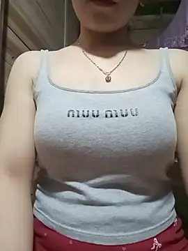 Snapshot of LucyyLy chatting on 06-02-26, 12:38 LucyyLy online show from 06-02-26, 12:38
