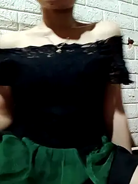 LucyyLy online show from 10-04-25, 12:17