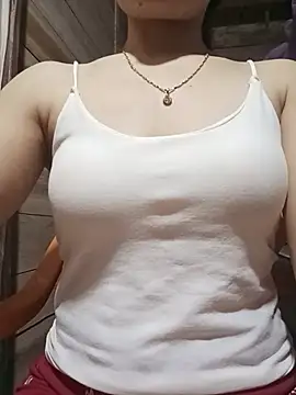 Snapshot of LucyyLy chatting on 05-20-26, 12:13 LucyyLy online show from 05-20-26, 12:13