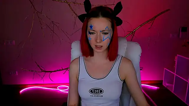 Snapshot of KimBoydd chatting on 11-28-25, 08:14 KimBoydd online show from 11-28-25, 08:14