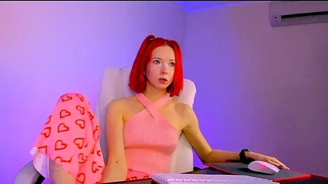 Snapshot of KimBoydd chatting on 09-29-25, 07:59 KimBoydd online show from 09-29-25, 07:59