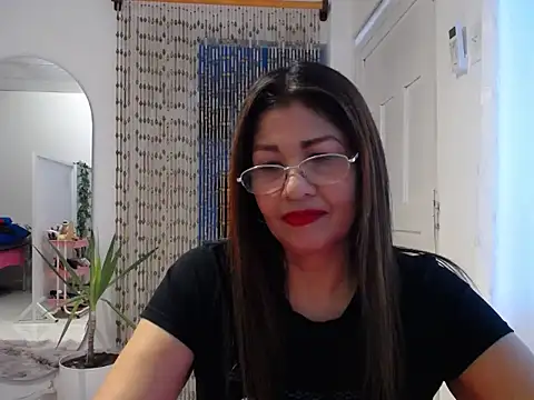 Snapshot of Manuela_lara_ chatting on 10-03-25, 01:45 Manuela lara online show from 10-03-25, 01:45