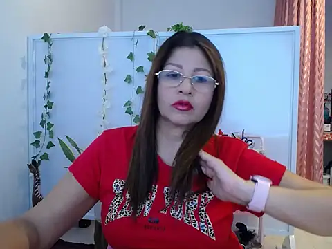 Snapshot of Manuela_lara_ chatting on 10-21-25, 02:16 Manuela lara online show from 10-21-25, 02:16