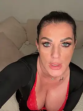 Nola Luxx-offiziell online show from 09-10-25, 06:29