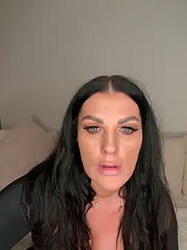 Nola Luxx-offiziell online show from 10-17-25, 08:10