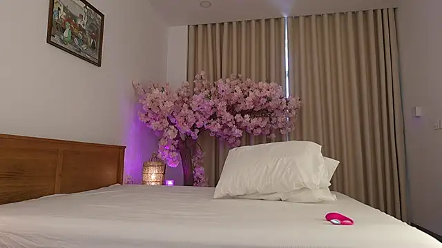 Bubblegumdream13 online show from 05-21-26, 07:17