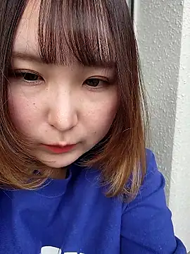 Snapshot of --MIYUKI chatting on 05-04-26, 06:06 --MIYUKI online show from 05-04-26, 06:06
