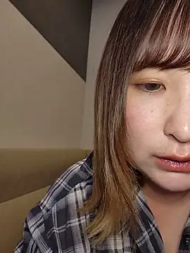 Snapshot of --MIYUKI chatting on 06-04-26, 06:40 --MIYUKI online show from 06-04-26, 06:40