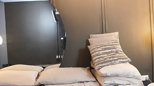 Snapshot of Tayler_Kim chatting on 01-17-26, 06:44 Tayler Kim online show from 01-17-26, 06:44