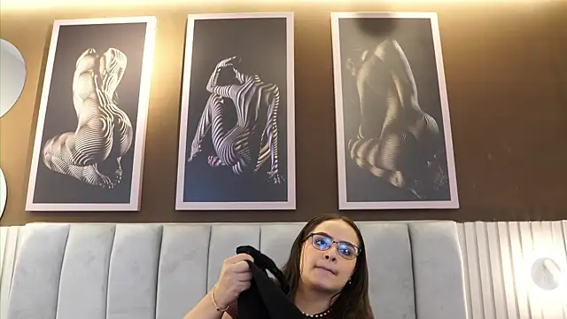 Tayler Kim online show from 01-15-26, 06:44