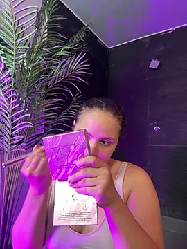 Tayler Kim online show from 04-05-26, 05:41