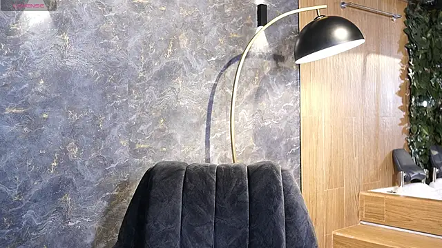 Tayler Kim online show from 10-25-25, 06:30