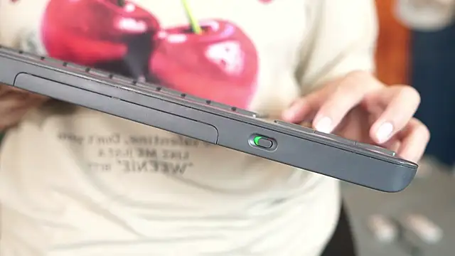 Tayler Kim online show from 11-28-25, 04:18