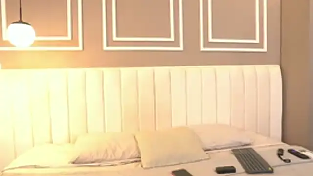 Tayler Kim online show from 04-12-26, 06:22