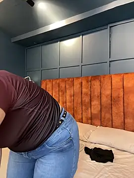 Tayler Kim online show from 03-24-26, 04:40