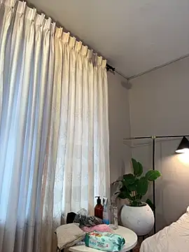 Snapshot of Tayler_Kim chatting on 02-17-26, 06:38 Tayler Kim online show from 02-17-26, 06:38