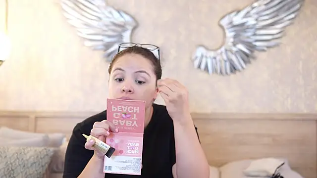 Tayler Kim online show from 12-04-25, 04:39