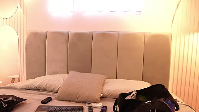 Tayler Kim online show from 11-02-25, 04:01