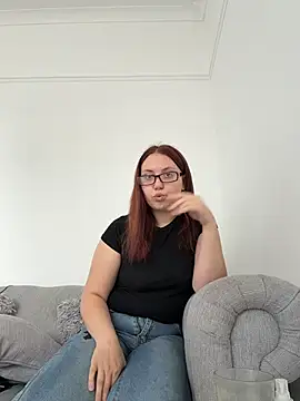 Snapshot of RoseMaee chatting on 10-08-25, 12:28 RoseMaee online show from 10-08-25, 12:28