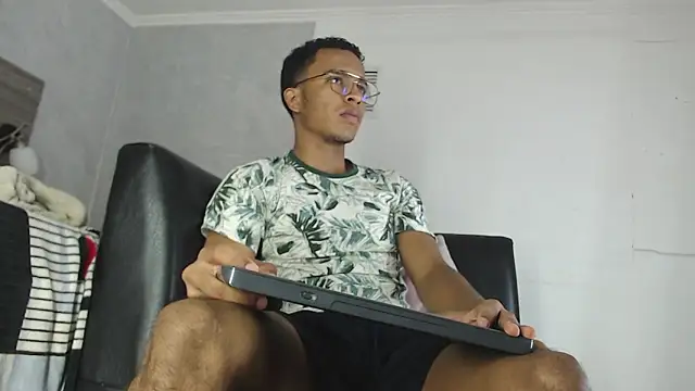 aston xvera online show from 11-27-25, 09:37