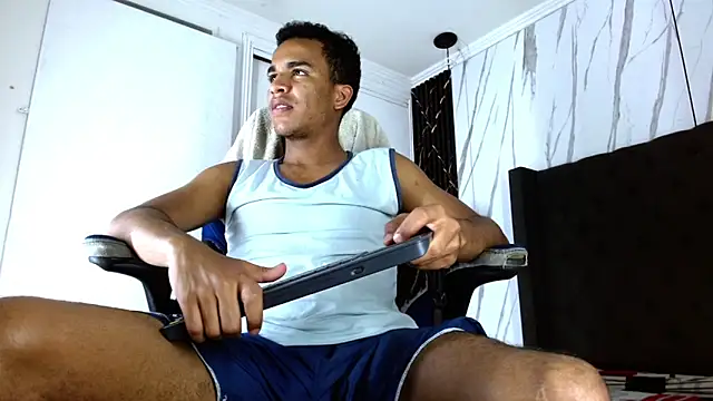 aston xvera online show from 10-29-25, 03:38